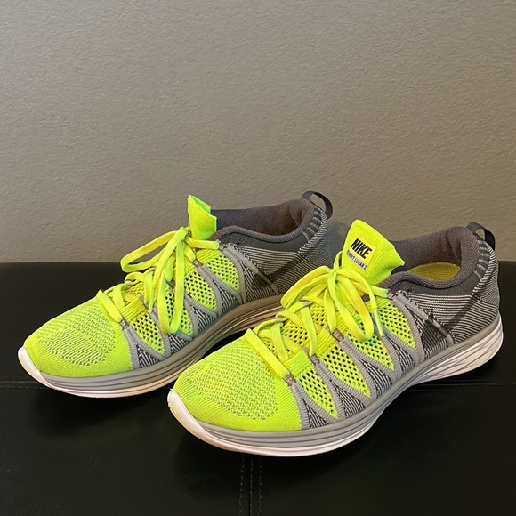 Size 9 Men’s Nike Flyknit Lunar 2 Volt Grey - Picture 3 of 6